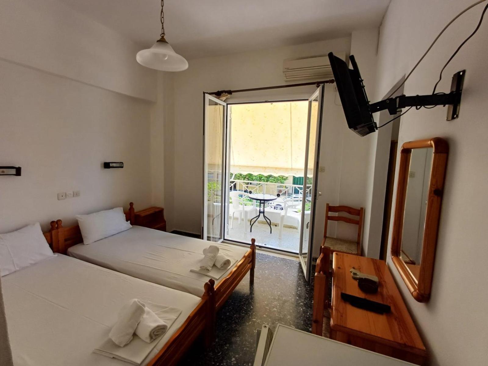 Araliki Apartments & Studios Loutra Edipsou  Exterior foto